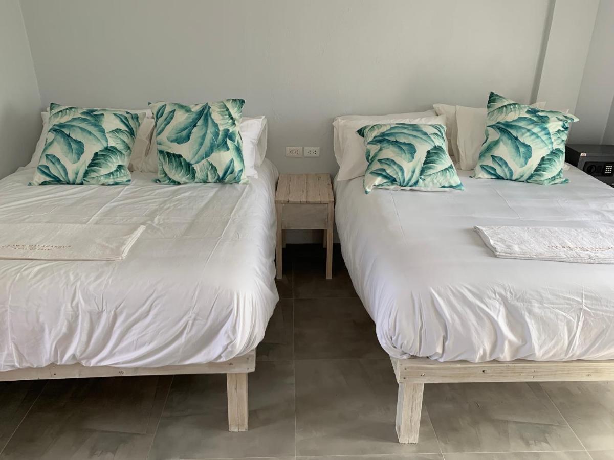 Crown Malapascua Hotel Bagian luar foto
