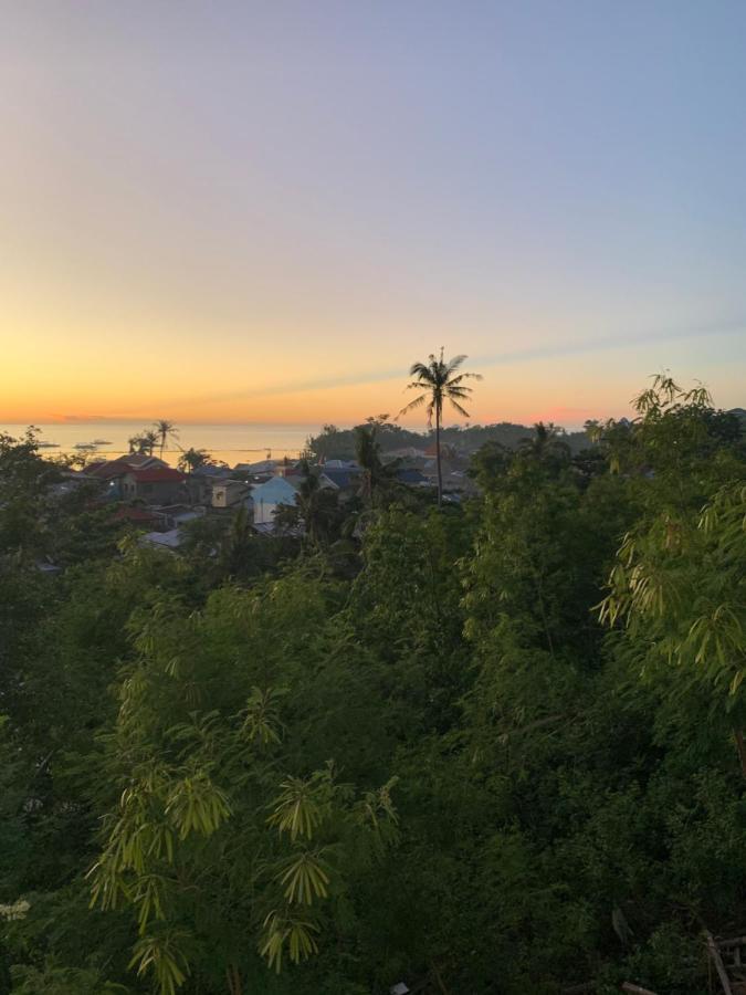 Crown Malapascua Hotel Bagian luar foto